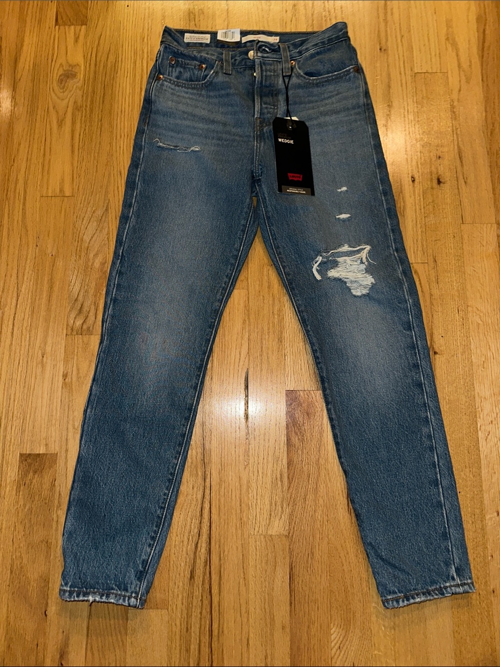 Levi's Women's Blue Slim Straight “Wedgie”Distressed Jeans SZ 24